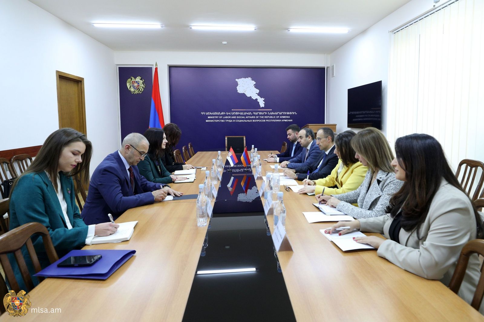 Թորոսյանն ու Սերբիայի դեսպանը քննարկել են տարբեր ոլորտներում համագործակցության ընդլայնման հնարավորությունները
