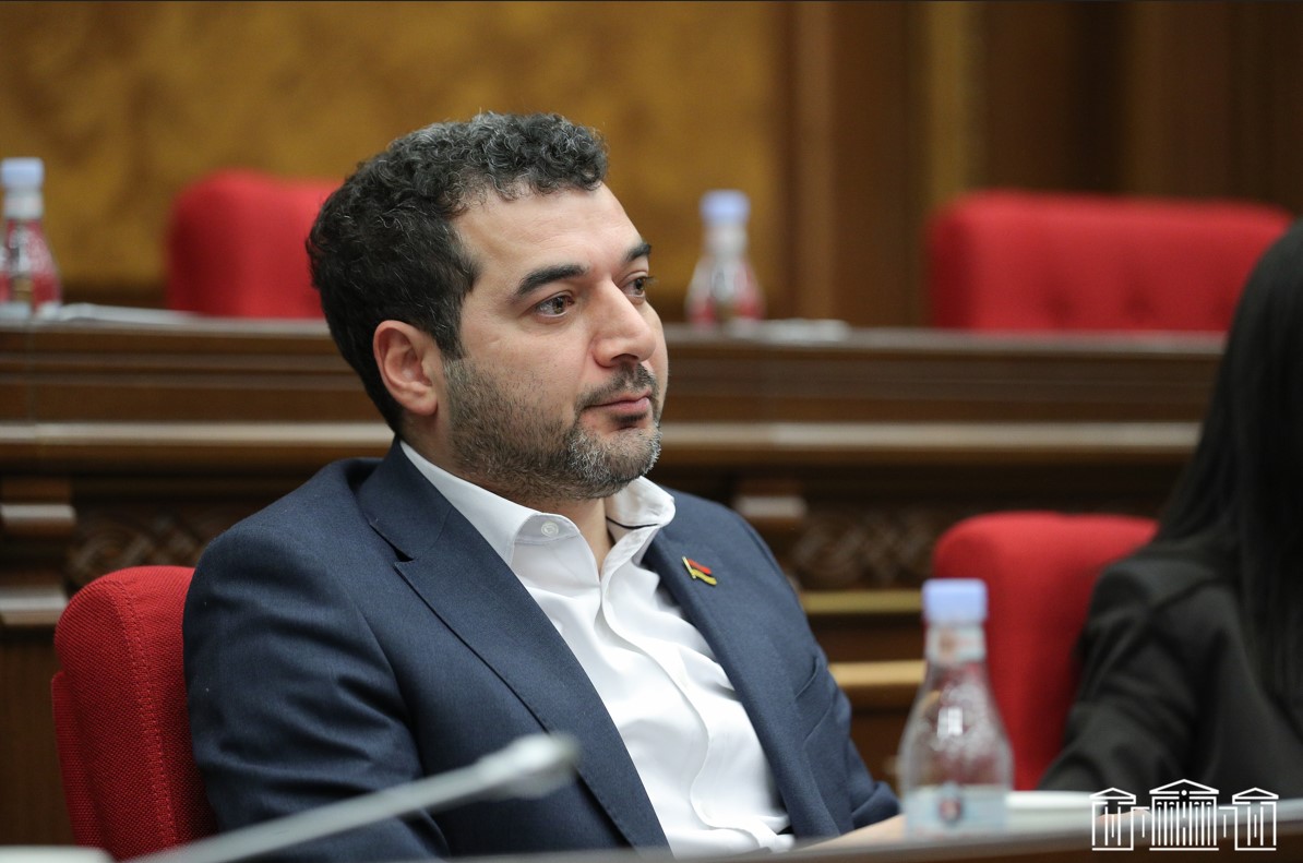 Եթե դուք լինեիք ՀՀ վարչապետի կինը, վստահաբար ձեզ հետ կկապեին. Հրաչյա Հակոբյանը՝ 88 սուպերմարկետների մասին