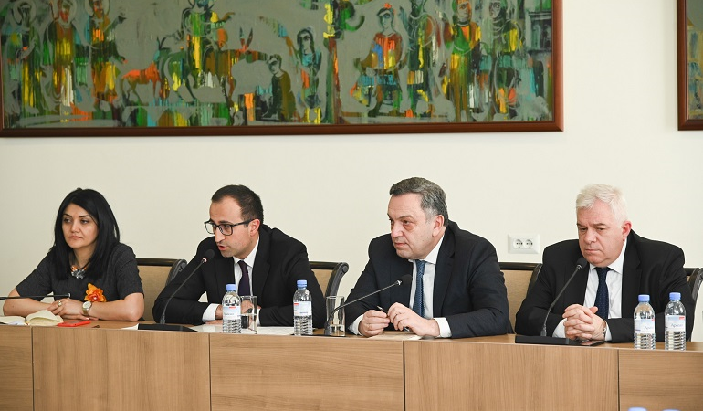  ԱԳՆ-ում կայացել է կորոնավիրուսի համաճարակի կանխարգելման հարցով հանդիպում (տեսանյութ)