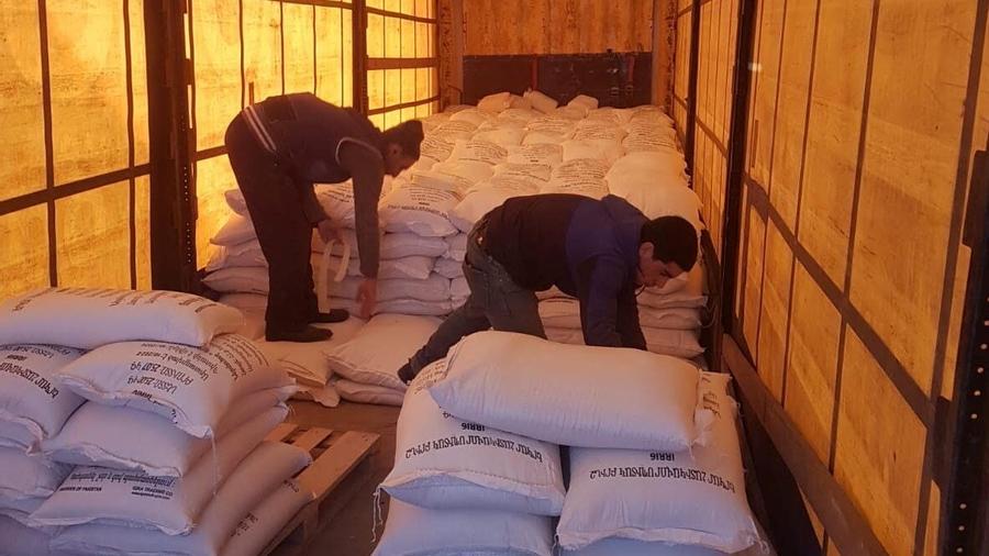 Ведутся переговоры с командованием российских миротворческих сил для того, чтобы доставить 100 тонн продовольствия в Арцах