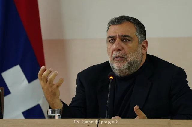 Պայքարը պետք է ոչ թե կիսափողոցային բառապաշարով, այլ ինստիտուցիոնալ պետք է լինի՝ հանուն պետության․ Ռուբեն Վարդանյան