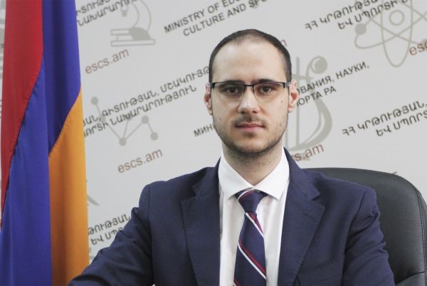 Մենք պատրաստ ենք Շուշիի գորգերի թանգարանի տնօրենի հետ քննարկումների՝ մեր առաջարկությունների հիման վրա․ փոխնախարար