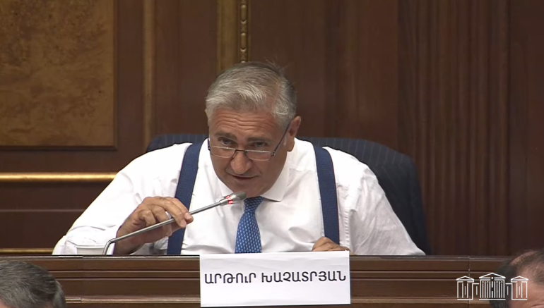 Ձեր խոսքի մեջ մի քանի անգամ օգտագործեցիք Նախչևան. Նախչևան գոյություն չունի, Նա-խի-ջև-ան է. Արթուր Խաչատրյանը՝ Փաշինյանին