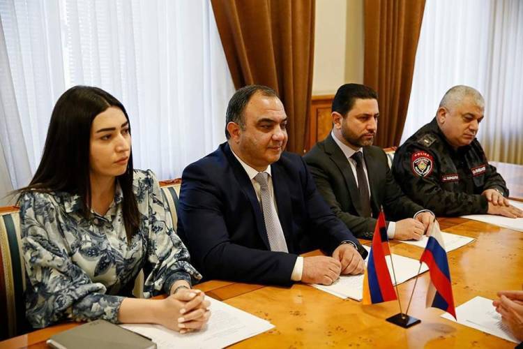 Արփինե Սարգսյանն էլ կապ ունի նախկինների հետ. Նա «Հզոր հայրենիքի» ղեկավար Վարդան Վարդապետյանի հարսն է․«Հրապարակ»