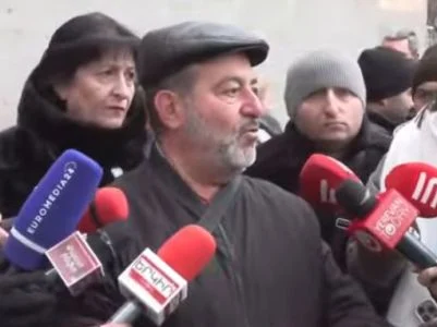 «Հարկը 5 տոկոսից դարձրել են 10 տոկոս». Ոսկու շուկայի աշխատակիցները բողոքի ակցիա են անում (ուղիղ)