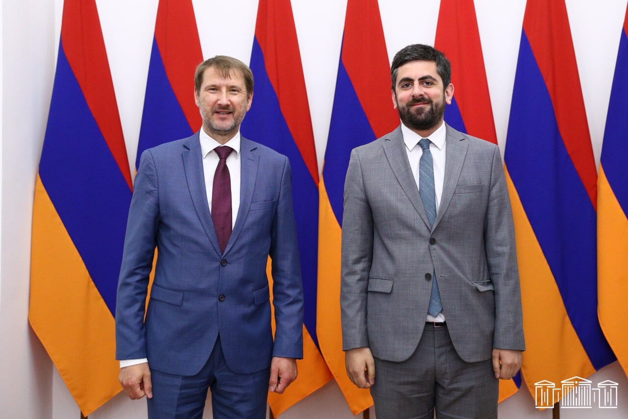 Саргис Ханданян и заместитель госсекретаря МИД Латвии обсудили расширение межпарламентских связей