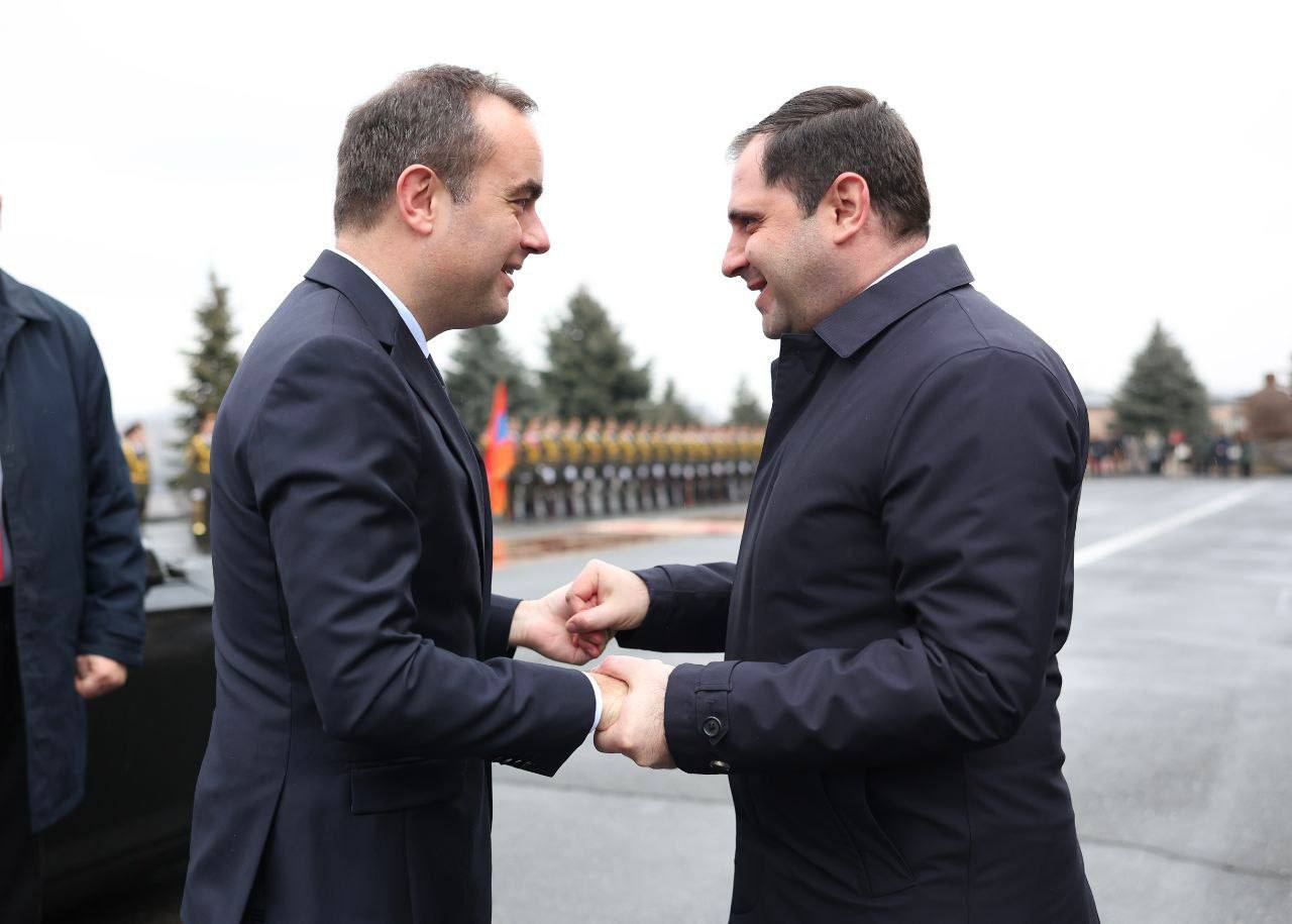 Համոզված եմ, որ պաշտպանության ոլորտում Հայաստան-Ֆրանսիա սերտ համագործակցությունը կշարունակվի․ Պապիկյանը՝ Լըկորնյուին