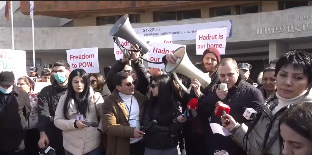 Ադրբեջանցի և եվրոպացի պատգամավորների այցը վրդեվվեցրել է մի խումբ քաղաքացիների․ Բողոքի ակցիա