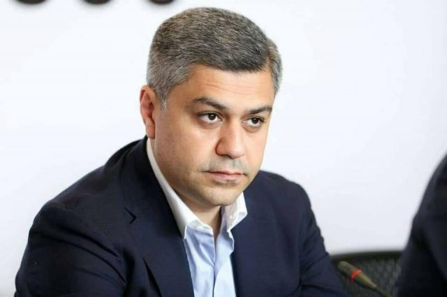 Արթուր Վանեցյանը մեկնել է երկրից