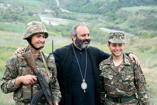 Եթե հանկարծ պարզվի, որ Տավուշից նույնպես տարածքներ և բնակավայրեր պետք է հանձնվեն, մեր տեղը խրամատներում է լինելու. Տավուշի թեմի առաջնորդ