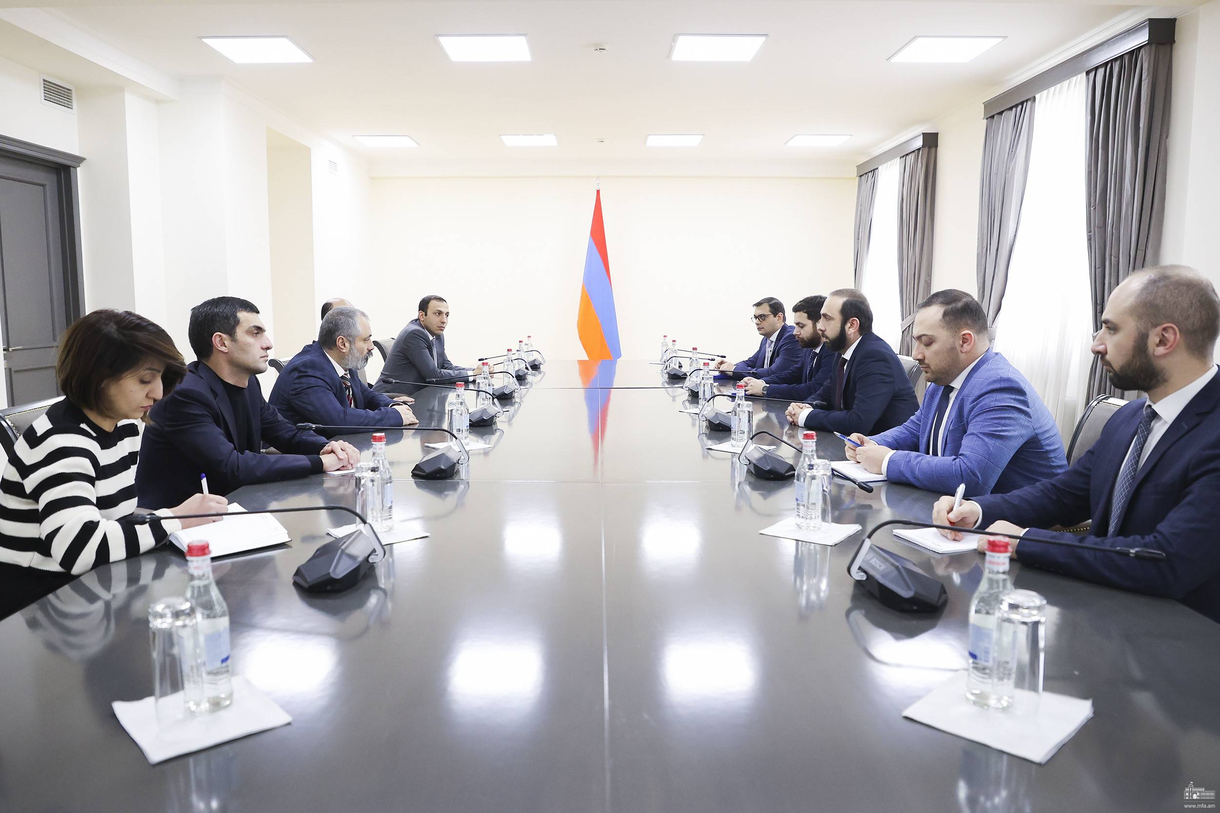 Министр иностранных дел РА обсудил с делегацией Республики Арцах последствия блокирования Лачинского коридора