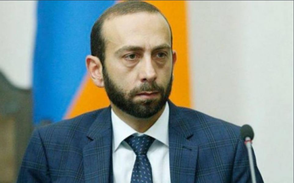 «Հրապարակ». ԱԺ աշխատակազմը հիմա էլ վիրավորված է Արարատ Միրզոյանից, որ պարգեւատրման ողջ ֆոնդը հետ է ուղարկել բյուջե