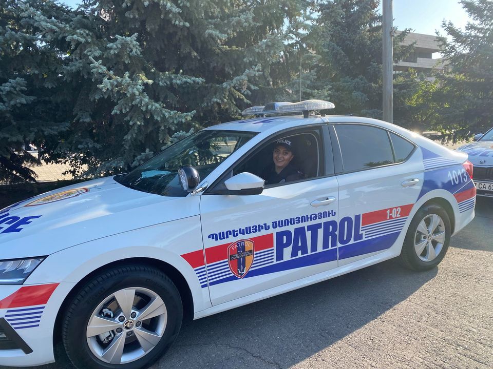 Պարեկայինները հարբած վարորդի մեքենայից ատրճանակ են հայտնաբերել