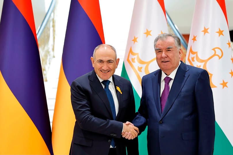 Բիշքեկում ընթանում է Նիկոլ Փաշինյանի հանդիպումը Տաջիկստանի նախագահի հետ