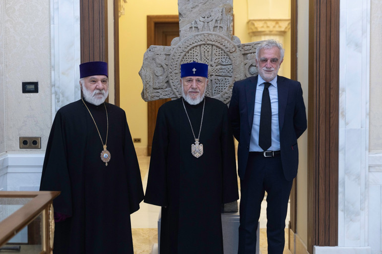 Եկեղեցին անում է հնարավոր ամեն ինչ արցախահայերի իրավունքների պաշտպանության, Բաքվում պահվող հայերի, Արցախի հոգևոր-մշակութային ժառանգության պահպանման խնդիրների ուղղությամբ. Գարեգին Բ-ն՝ Օկամպոյին