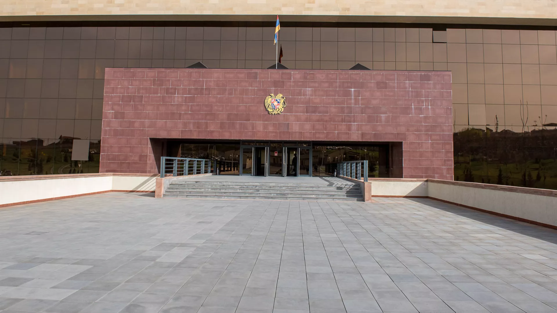 Վիրավոր և հոսպիտալացված զինծառայող չկա. ՊՆ–ն` «Վիլիսի» և «ՎԱԶ 2106»–ի բախման մասին