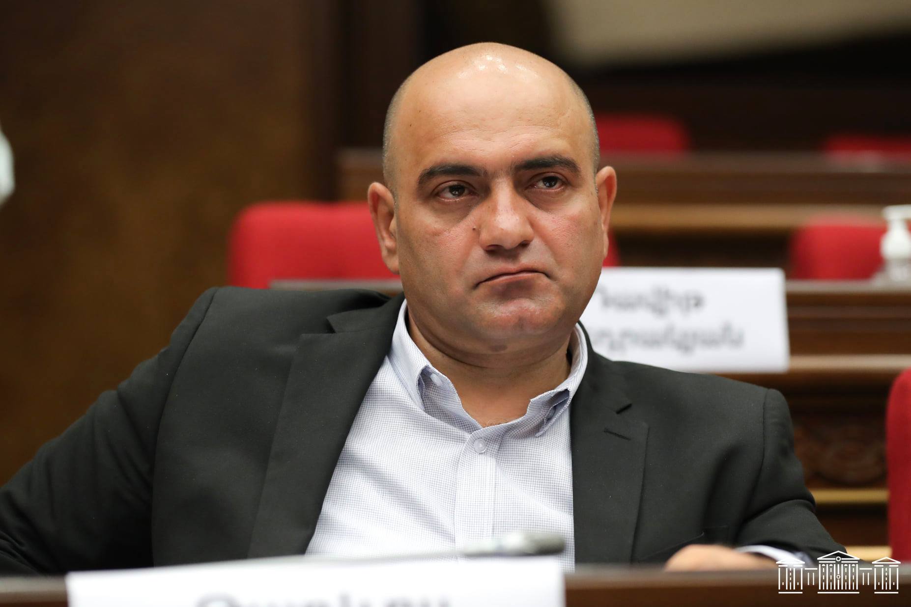 Բարձր ռիսկով ցածր տոկոս, թե՞ ցածր ռիսկով բարձր տոկոս, ձեր նախագծով քաղաքացին մնալու է այս ընտրության առաջ․ Թադևոս Ավետիսյանը՝ Գևորգ Պապոյանին
