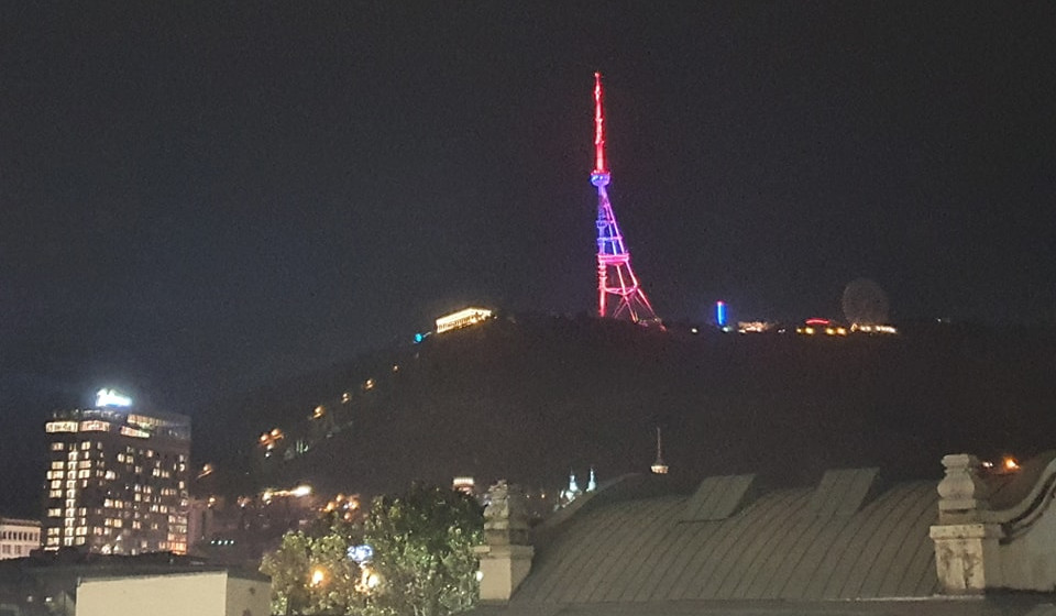 Թբիլիսիի հեռուստաաշտարակը լուսավորվել է Հայաստանի դրոշի գույներով