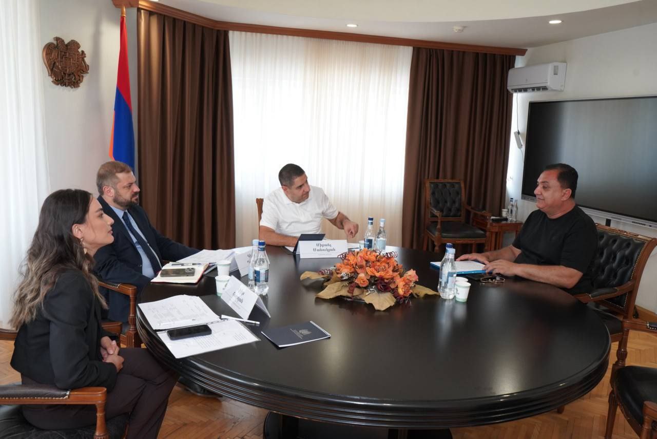Էկոնոմիկայի նախարարն ընդունել է ՀՀ տարբեր մարզերի 11 քաղաքացիների