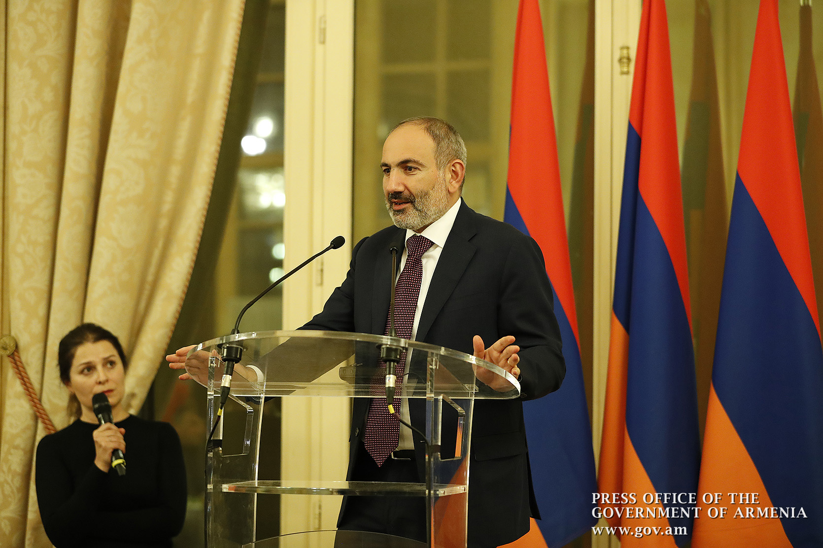 Շատ բարձր ենք գնահատում ամսագրի գործունեությունը. վարչապետը՝ «Nouvelles d’Arménie» ամսագրի գլխավոր  խմբագրին