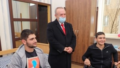 Դումանյանն ու Խաչատուրյանն այցելել են Հայրենիքի պաշտպանի վերականգնողական կենտրոն