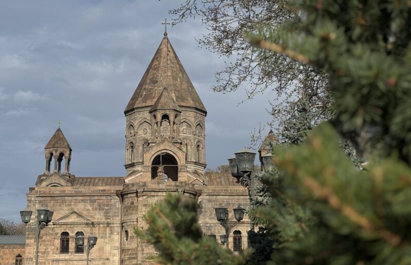 Մայր Աթոռը հայոց պատմական գոյության առանցքն է, պետականության հիշողության պահապանը․ Տեր Եսայի