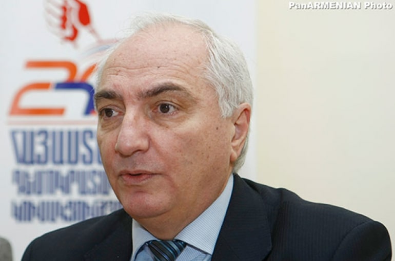 Օրհասական պահին ստանձնել այդչափ պատասխանատու պաշտոնը՝ արժանի է գնահատանքի. Արամ Սարգսյանը՝ Դավիթ Իշխանյանին
