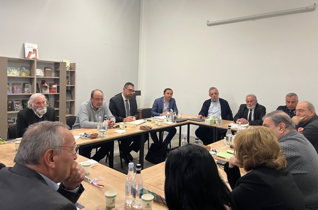 Արցախի ժողովրդի հիմնարար իրավունքների պաշտպանության հանձնախումբն Արցախի ԱԺ պատգամավորների հետ քննարկել է արցախահայության վերադարձի հարցը