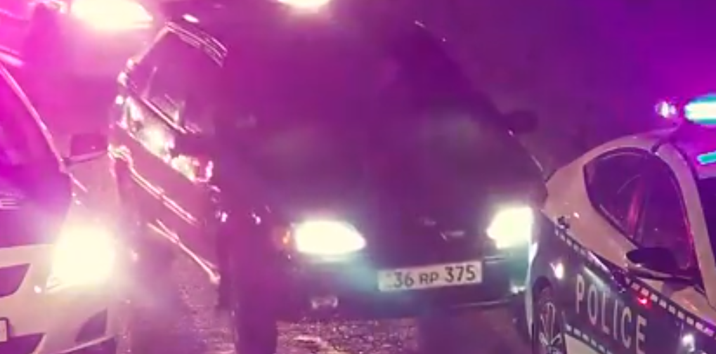 Արցախում քաղաքացին ավտոմեքենայով հարվածել է ՃՈ ավտոմեքենաներին և դիմել փախուստի (տեսանյութ)