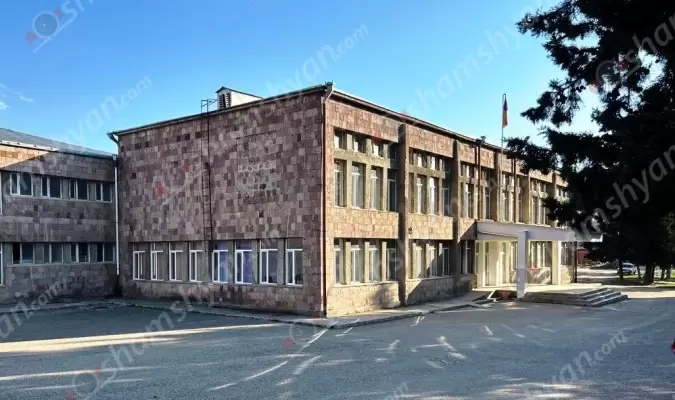 Աչաջուրի միջնակարգ դպրոցից «քթոսկրերի կոտրվածք տեղաշարժով» ախտորոշմամբ «Իջևանի» բժշկական կենտրոն է տեղափոխվել 17-ամյա աշակերտ