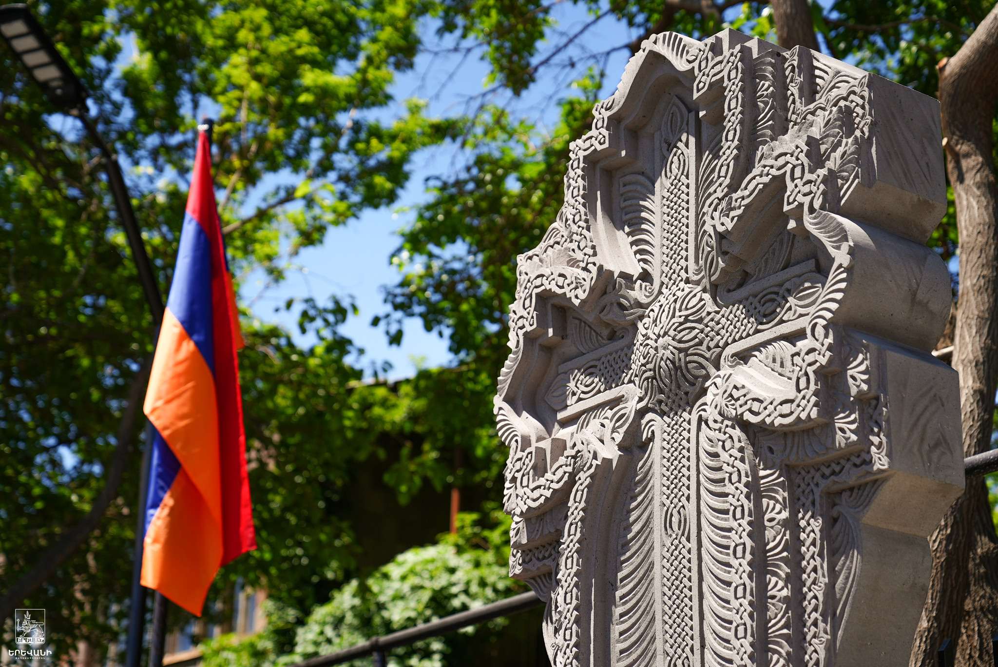 «Հաղթանակ» թաղամասում բացվել է Արցախյան պատերազմների զոհերի հիշատակին նվիրված հուշարձան