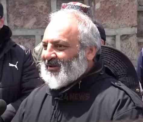 ՔՊ-ականները ուշի-ուշով հետևում են Բագրատ Սրբազանի խոսքին և քայլին. «Ժողովուրդ»