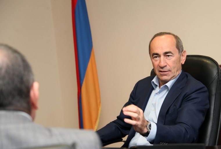 Այս պահին «պամպերսային» քաղաքականության դաշտում է գտնվում այս կառավարությունը. Քոչարյան