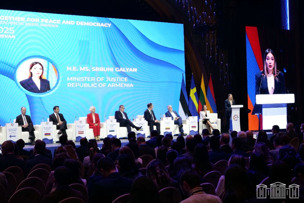 Երեւանում կայացել է «Միասին հանուն խաղաղության եւ ժողովրդավարության» թեմայով պանելային քննարկում