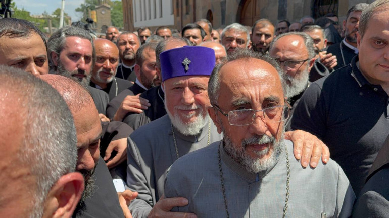 Միքայել Սրբազանը կալանավորվեց