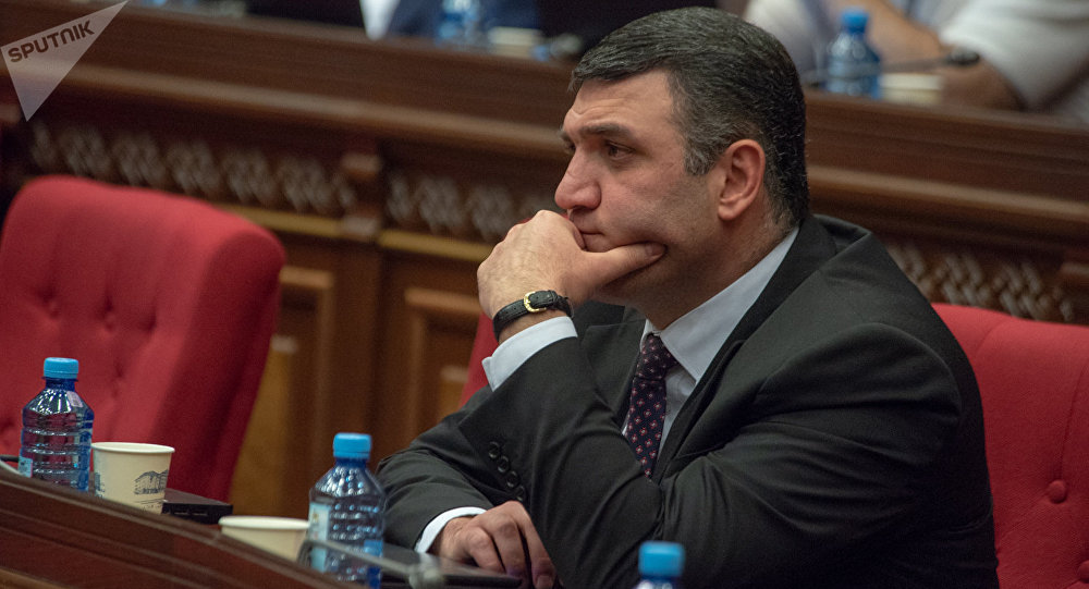 «Ժողովուրդ». Ո՞ր լսարանի համար է Կոստանյանի՝ հետախուզում հայտարարելու մասին ամպագոռգոռ այս հայտարարությունը