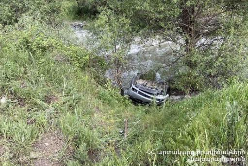 Կապան-Քաջարան ավտոճանապարհին մեքենան 6 մ գլորվել է ու ընկել գետը