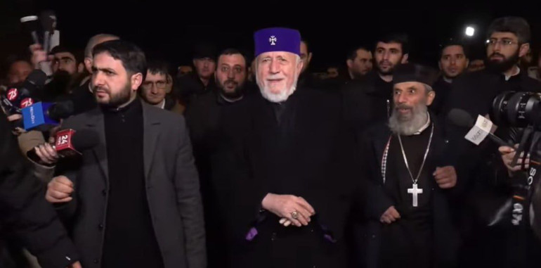 Մեր ուղերձներում բազմիցս կոչ ենք ուղղել իշխանություններին վերջ դնելու հակաեկեղեցական գործողություններին, եկեղեցականների նկատմամբ բռնաճնշումներին. Ամենայն Հայոց Կաթողիկոս