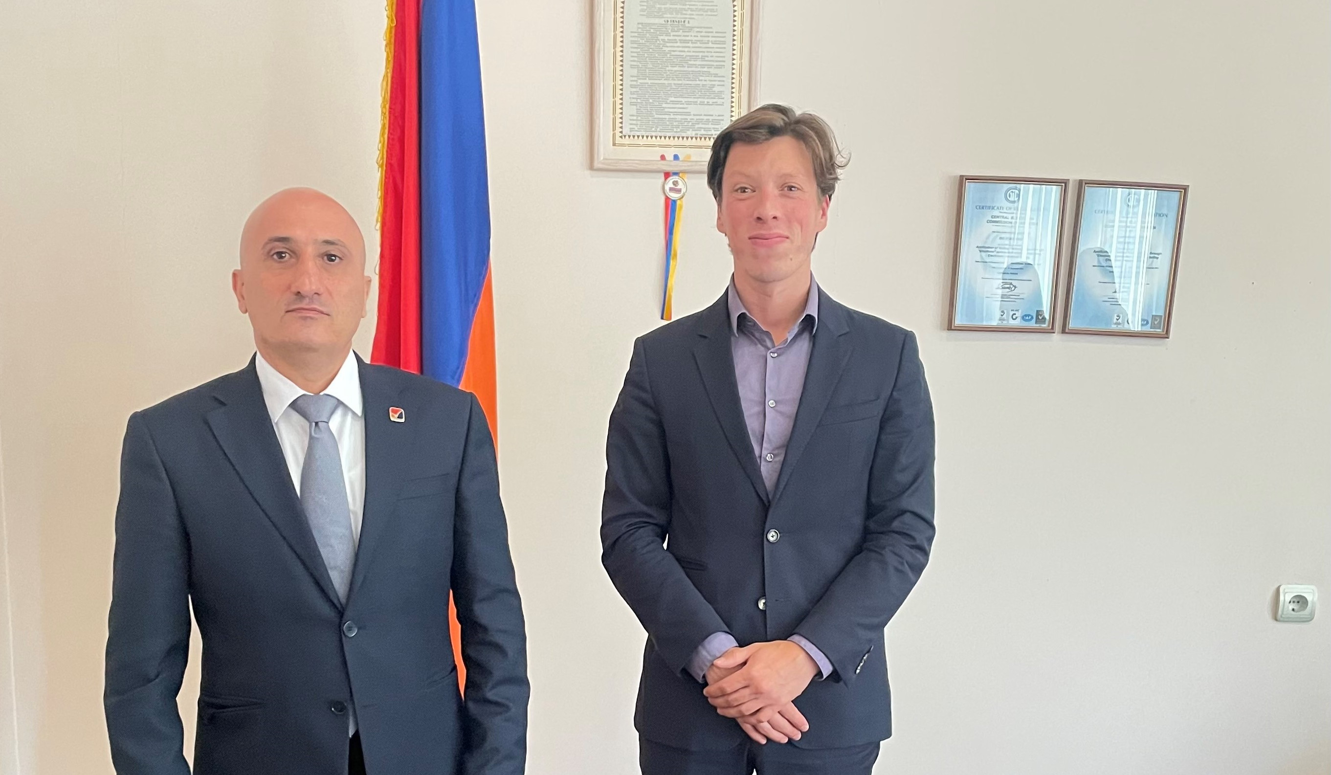 ԿԸՀ նախագահը և Նիդերլանդների բազմակուսակցական ժողովրդավարության ինստիտուտի (NIMT) ծրագրի և գիտելիքի խորհրդատուն քննարկել են համագործակցության եզրերը