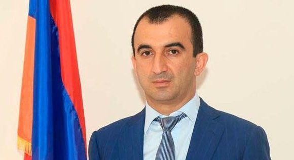 Դատարանը քննում է Մեղրիի քաղաքապետ Մխիթար Զաքարյանի ձերբակալման իրավաչափության հարցը (ուղիղ)