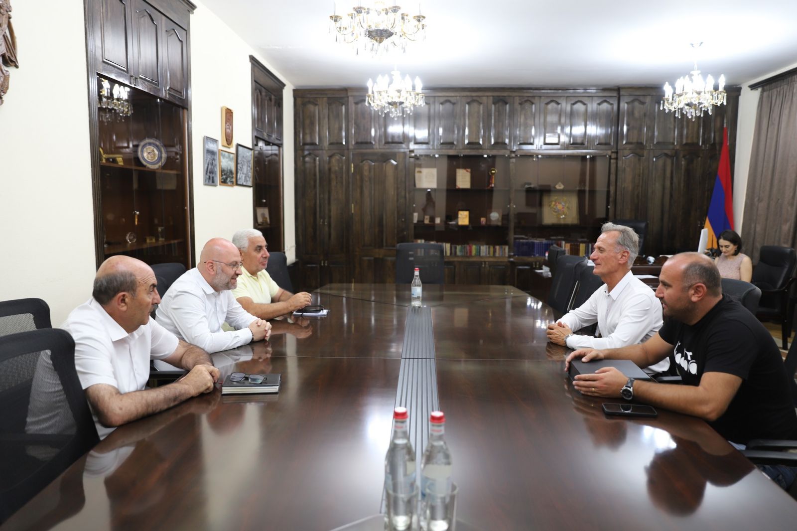 Պատրաստ ենք համագործակցության. Շիրակի մարզպետը՝ սպորտի վաստակավոր վարպետ Ռոբերտ Էմմիյանին