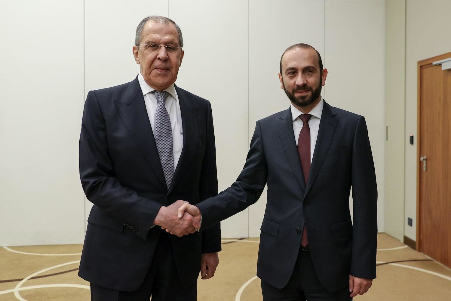 Мирзоян и Лавров обсудили карабахское урегулирование, ситуацию в регионе и предстоящий визит Пашиняна в РФ    