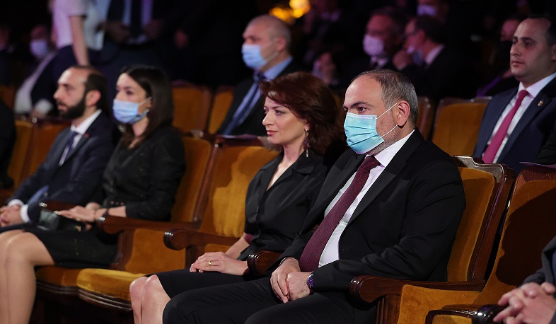 Премьер-министр вместе с супругой присутствовал на заключительном концерте проекта “Три реквиема”