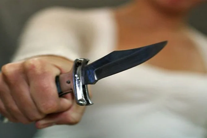 Երևանում վիճաբանության ժամանակ 37-ամյա կինը դանակով խփել է ամուսնու կրծքավանդակին
