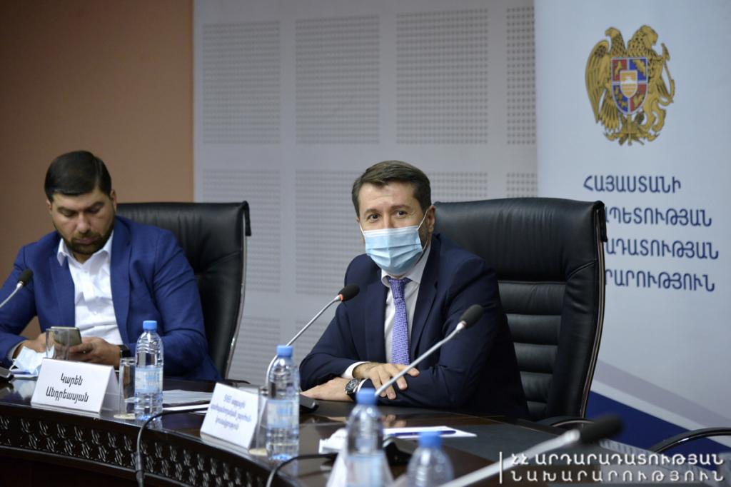Կարեն Անդրեասյանը Սահմանադրական բարեփոխումների հարցը քննարկել է արտախորհրդարանական ուժերի հետ