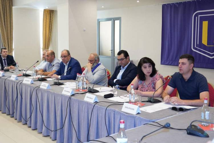 Ինչ է ասում Բագրատ Սրբազանը նեղ շրջապատում. «Հրապարակ»
