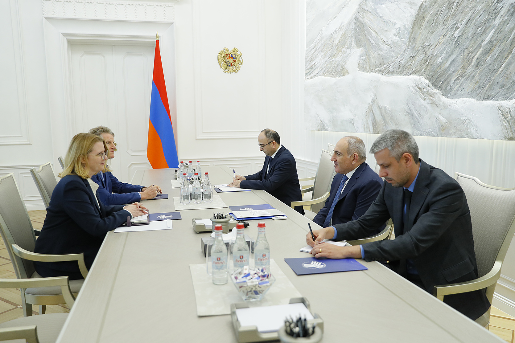 Գերմանիայի նորանշանակ դեսպանը Փաշինյանին ասել է, որ կներդնի բոլոր ջանքերը՝ ի նպաստ երկկողմ փոխգործակցության ընդլայնման