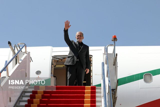 Президент Ирана прибыл в Армению