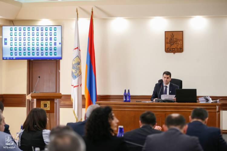 Ով է կանգնած քաղաքապետի դեմ արշավանքների հետեւում․ «Հրապարակ»