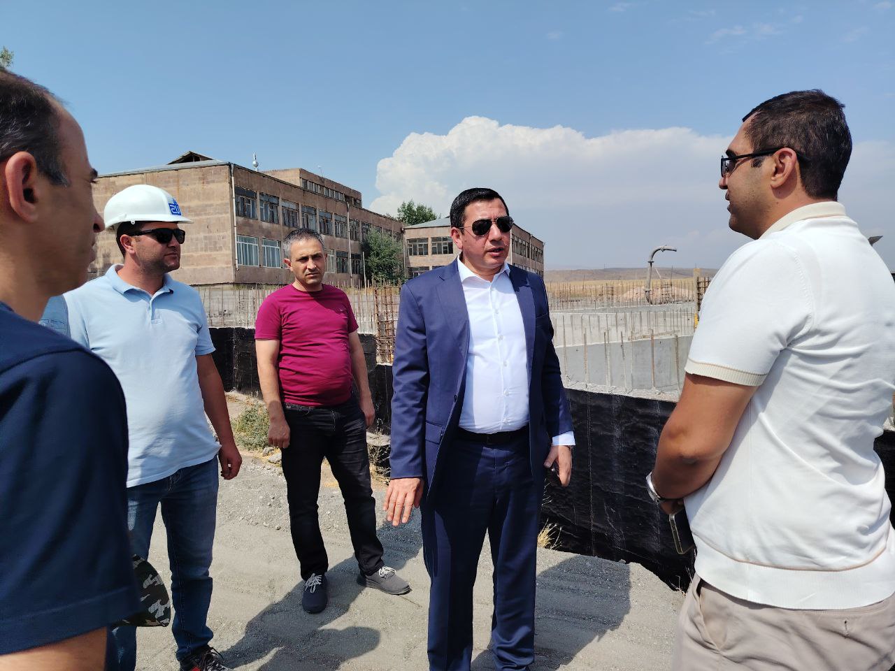 Քաղաքաշինության կոմիտեի նախագահը այցելել է Արագածոտնի մարզի շինարարական հրապարակներ